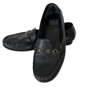 Mootsie Tootsies Momonica Leather Navy Blue Loafers Size 8.5 M